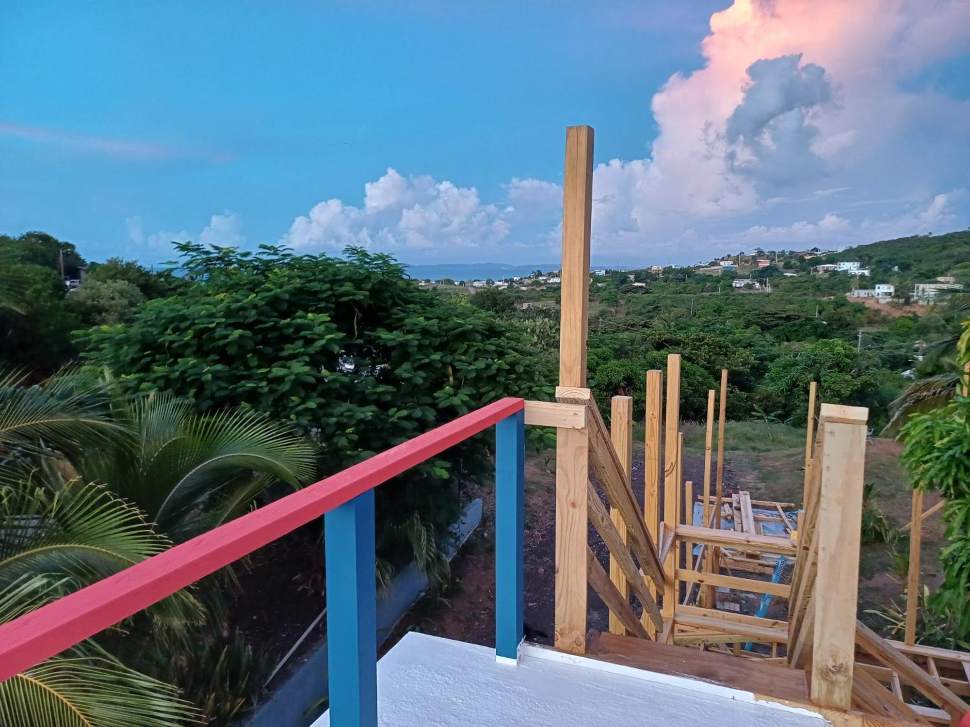 Rooster Run Glamping Camping Has Rooftop And Off The Ground Glamping Experience For 1 To 16 In A Single Tent And Views Of The Rain Forrest And To Culebra Across The Atlantic Ocean W Tents, Linens, Deluxe Air Beds, Warm Shower And More At A Great Pric Βιέκες Εξωτερικό φωτογραφία